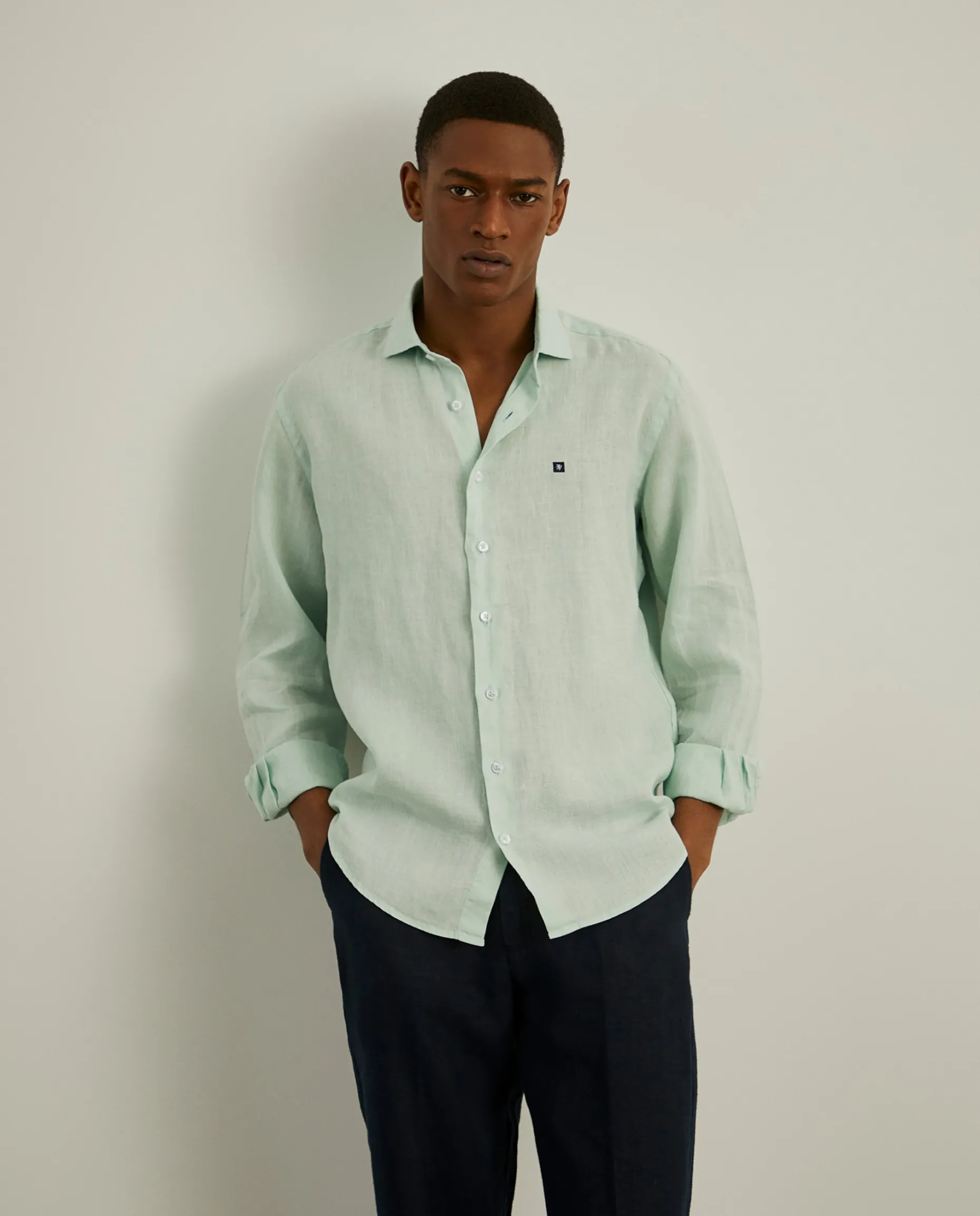 Camisa slim fit em linho garment dye