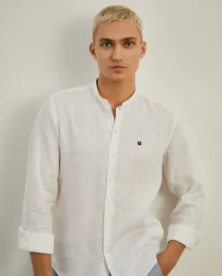 Camisa slim fit em linho gola mandarim