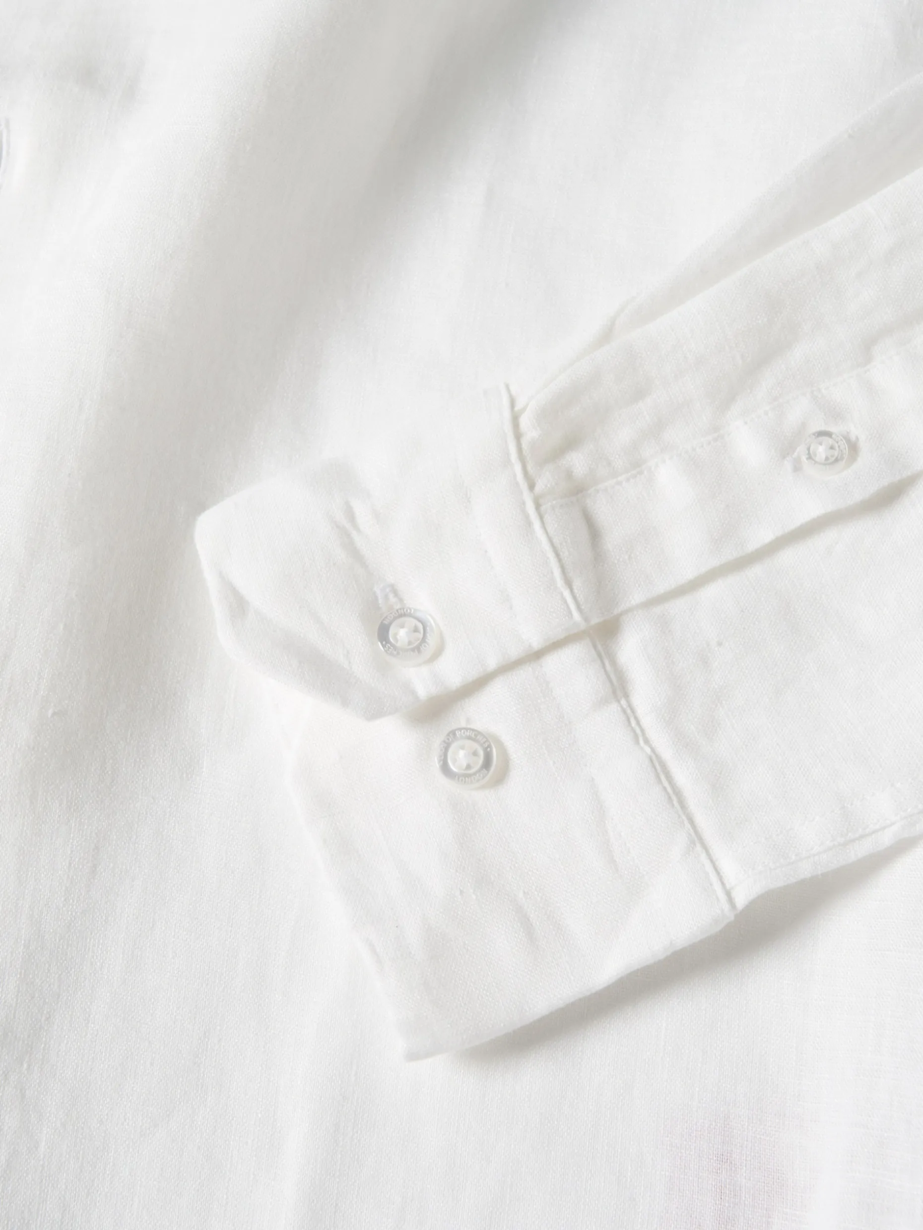 Camisa slim fit em linho gola mandarim