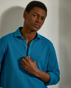 Camisa slim fit em malha piqué com carcela de polo