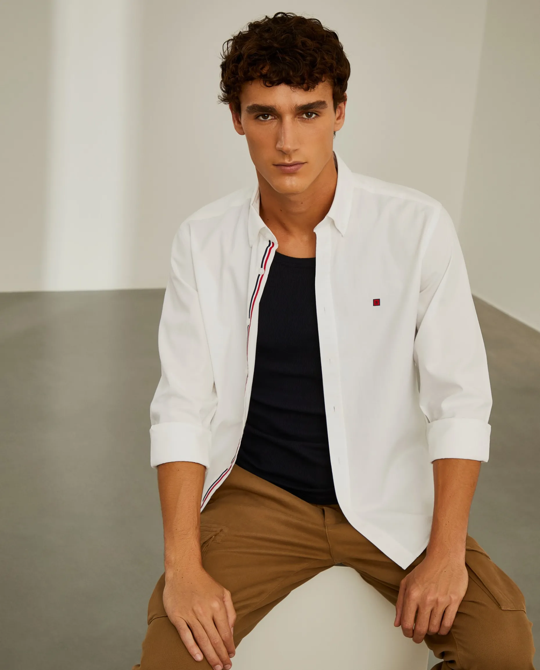 Camisa slim fit em sarja