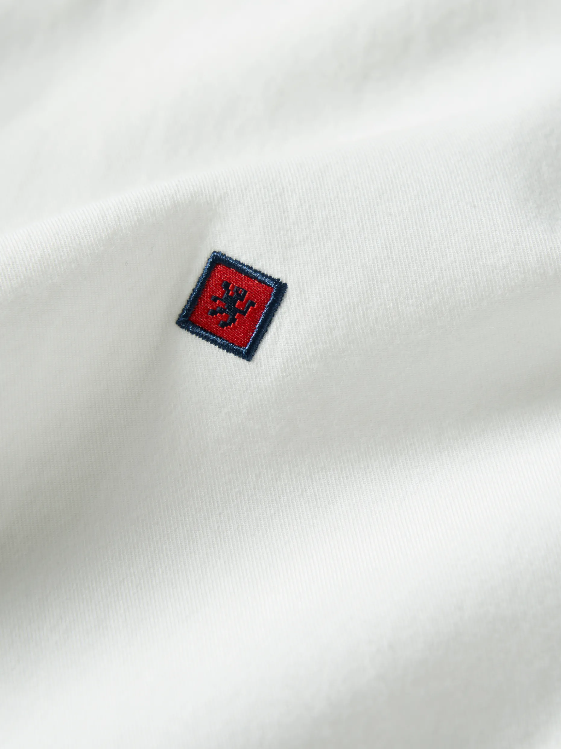 Camisa slim fit em sarja