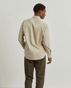 Camisa slim fit em sarjinha