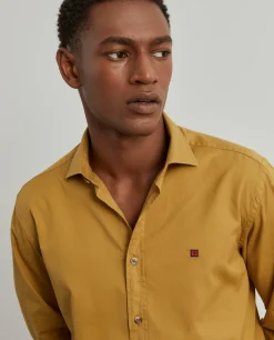 Camisa slim fit em sarjinha