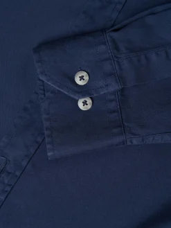 Camisa slim fit em sarjinha