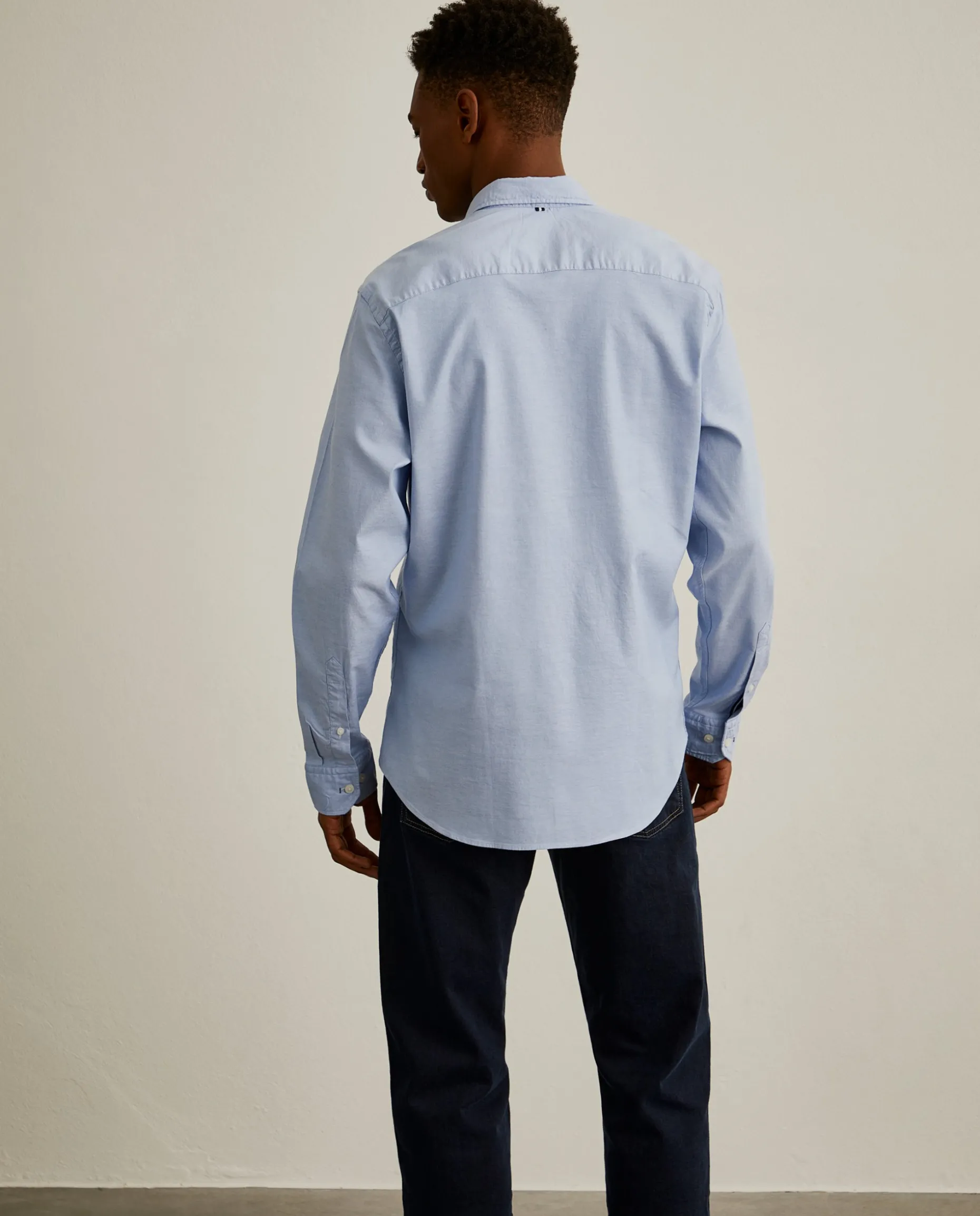 Camisa slim fit em tecido oxford