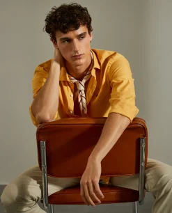 Camisa slim fit em tecido popelina