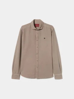 Camisa slim fit garment dye