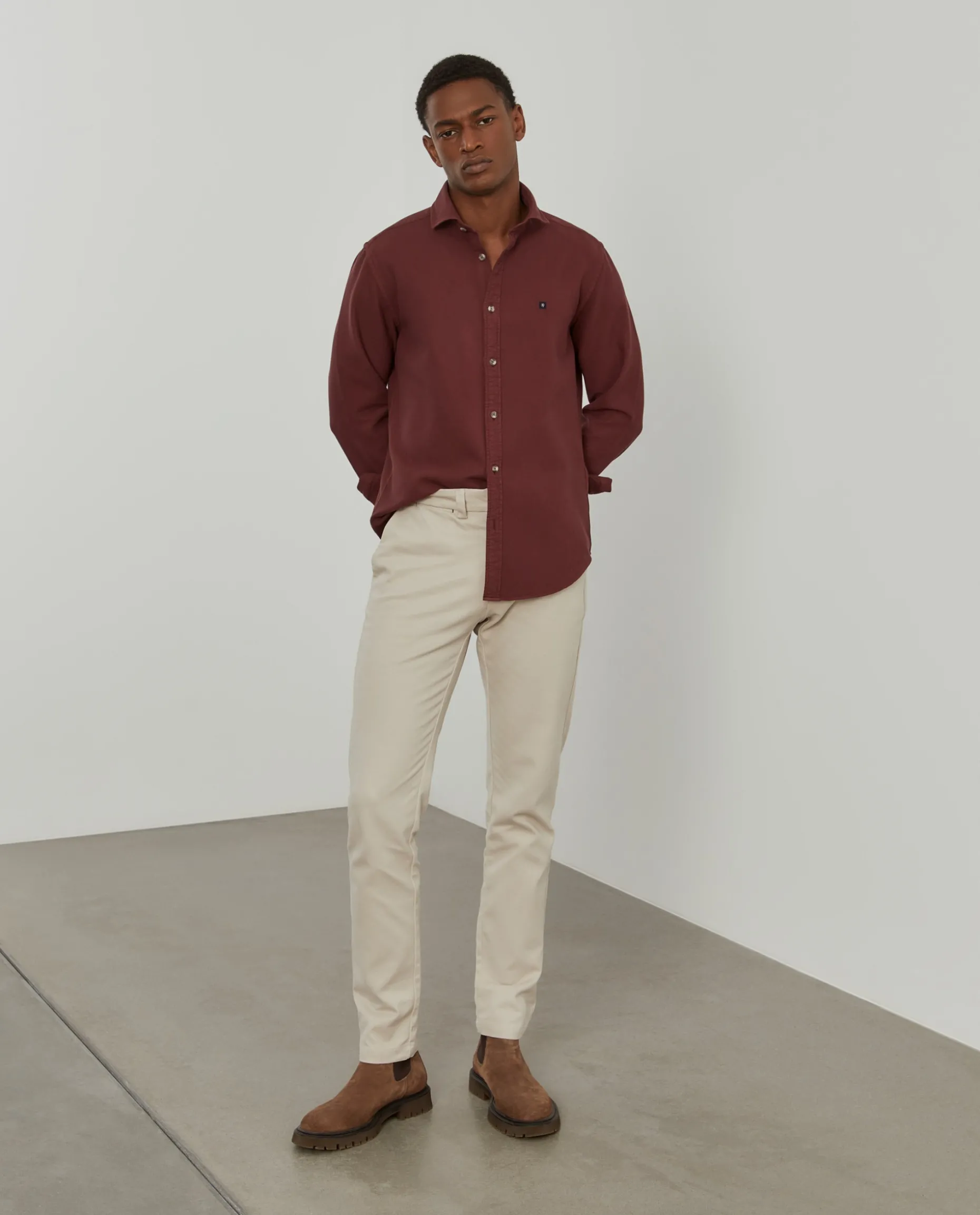 Camisa slim fit garment dye