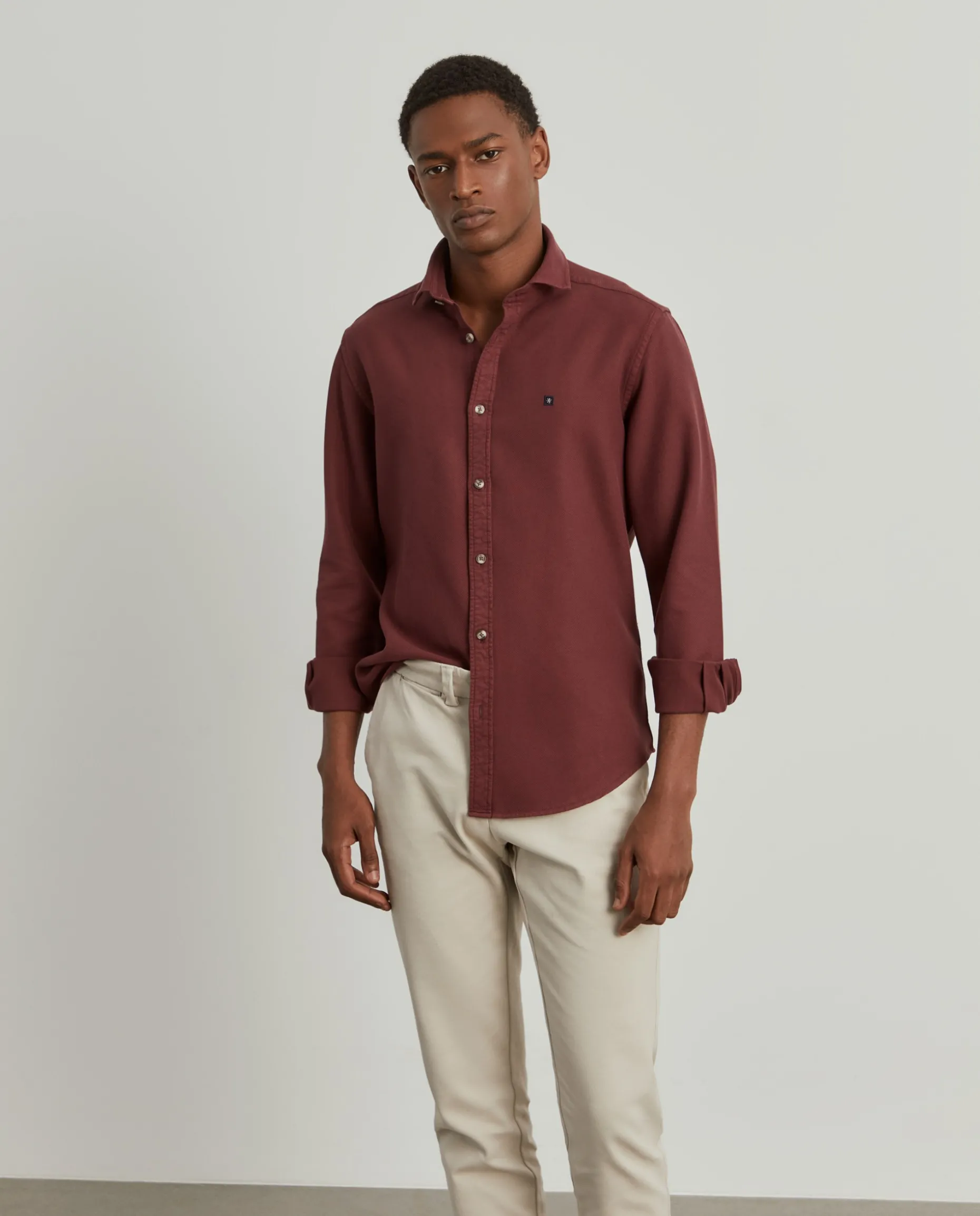 Camisa slim fit garment dye