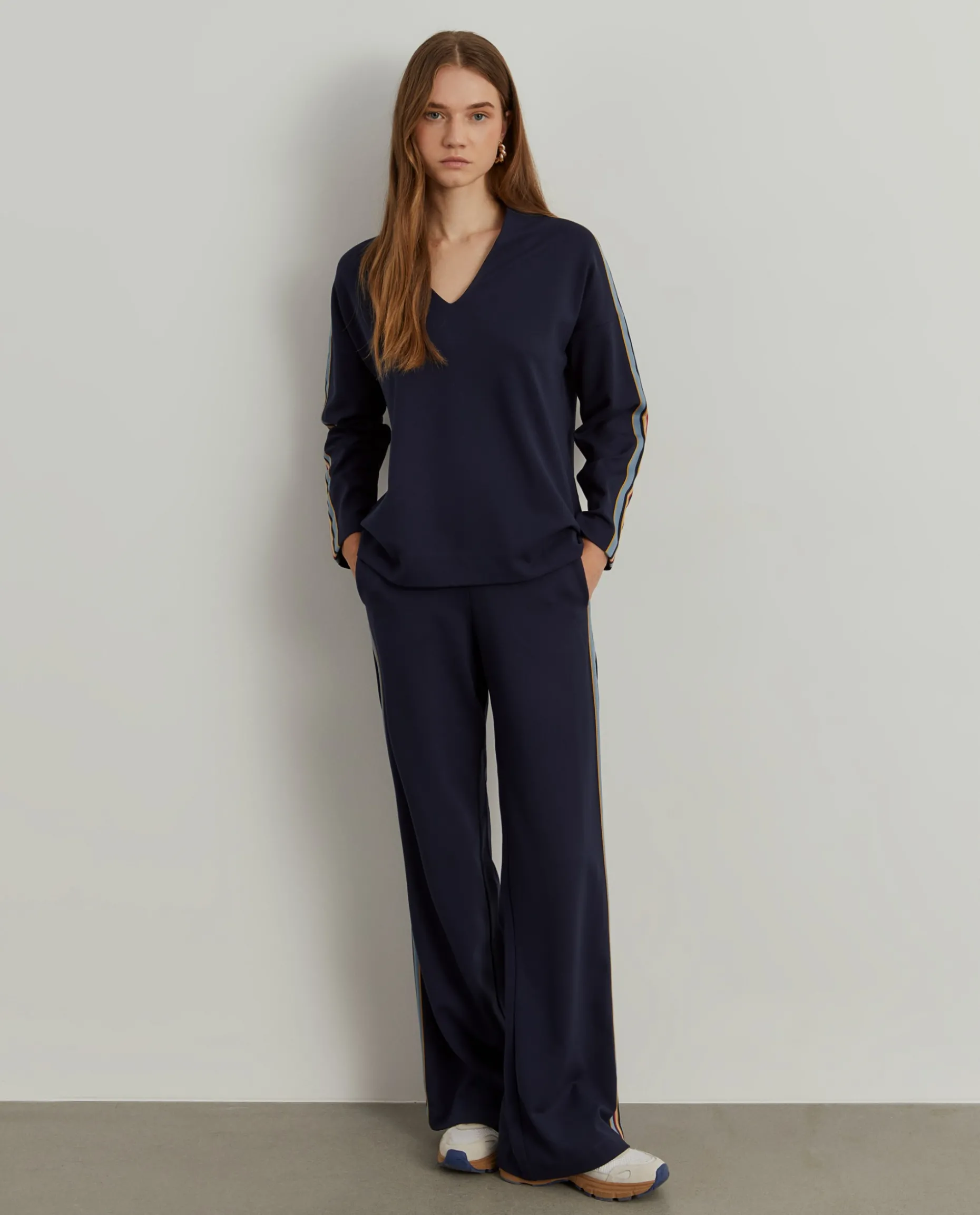 Camisola com riscas decote em V