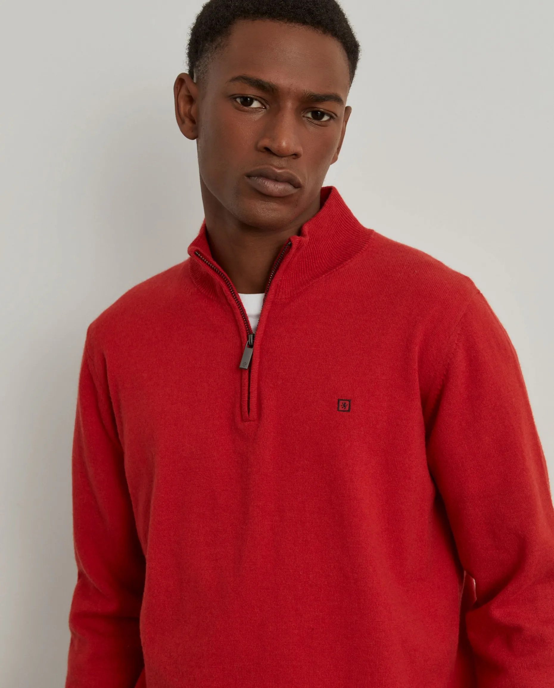 Camisola de lã com fecho