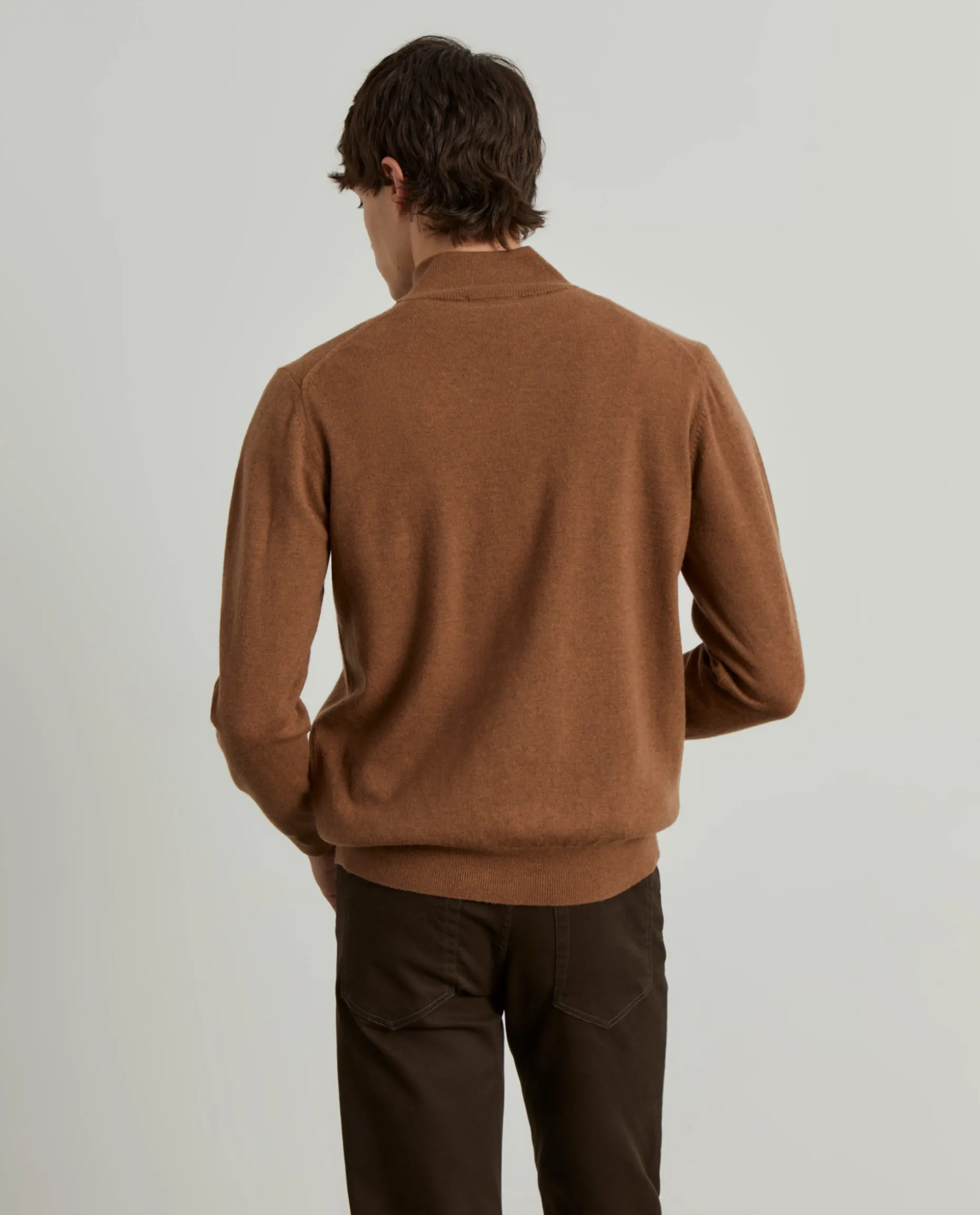 Camisola de lã com fecho