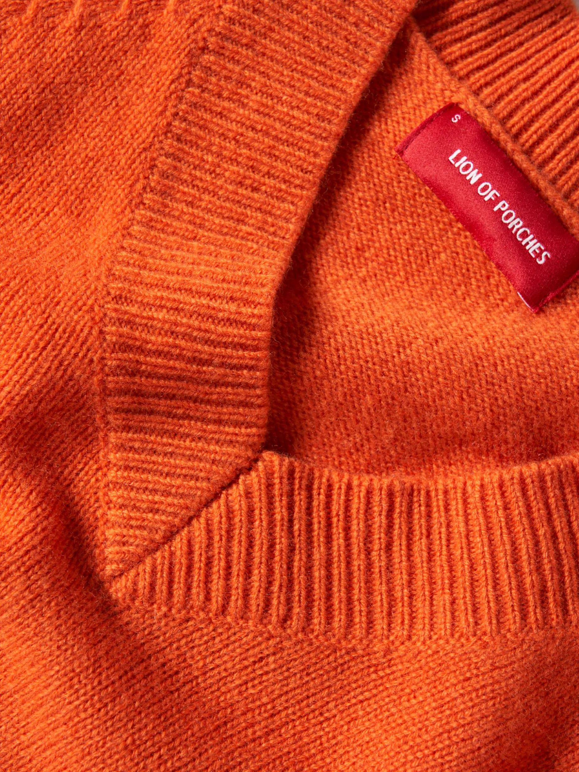 Camisola de lã decote em V