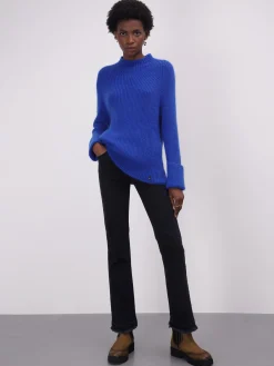 Camisola de meia gola em lã com punhos dobrados