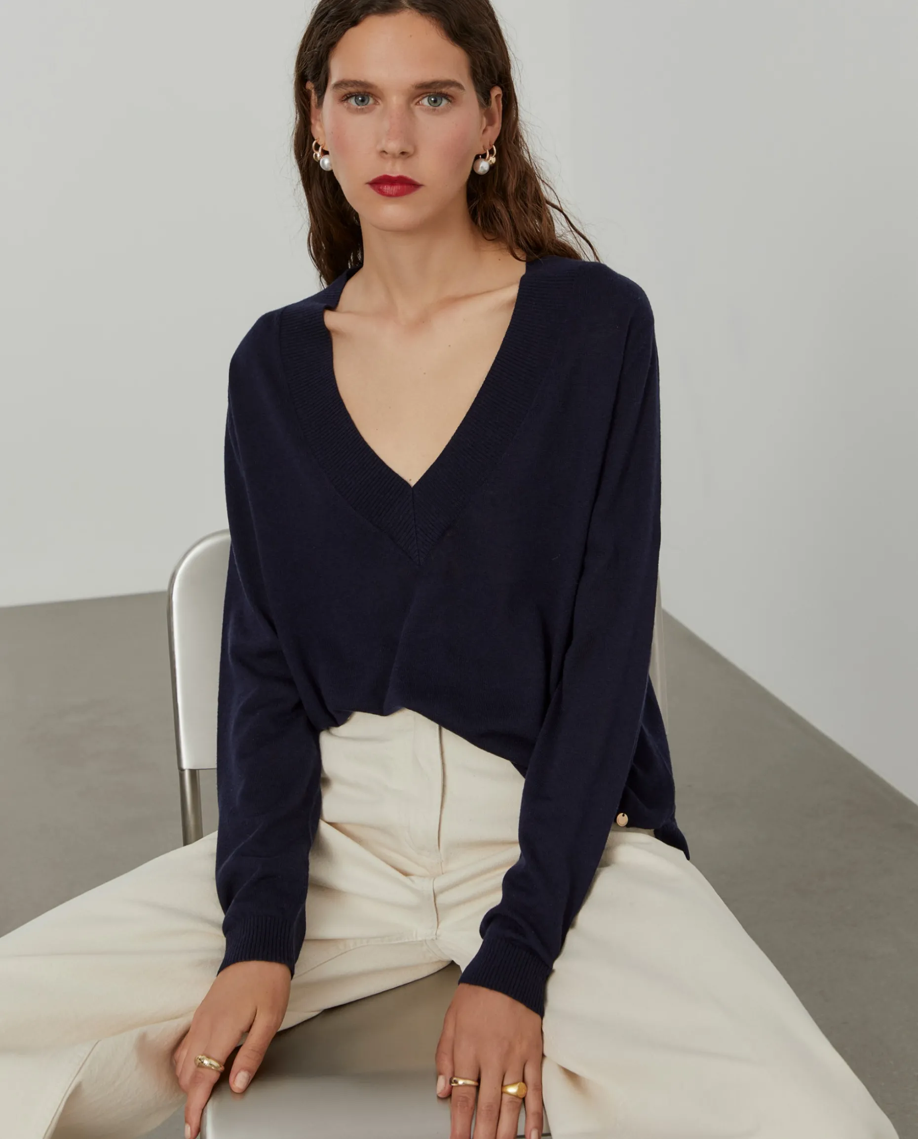 Camisola decote em V com lã