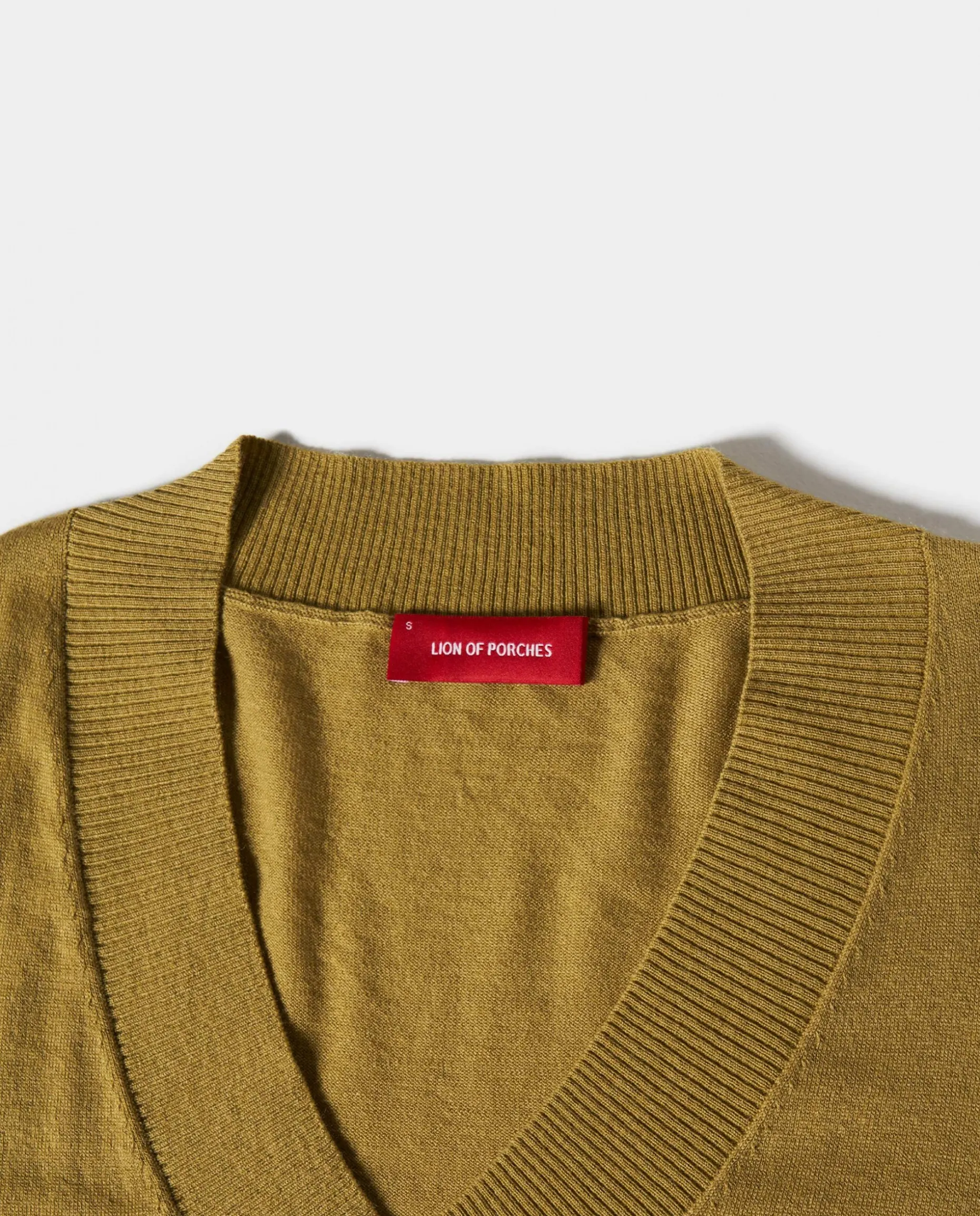 Camisola decote em V com lã