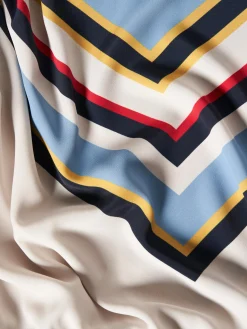 Camisola gola alta com estampado colorido