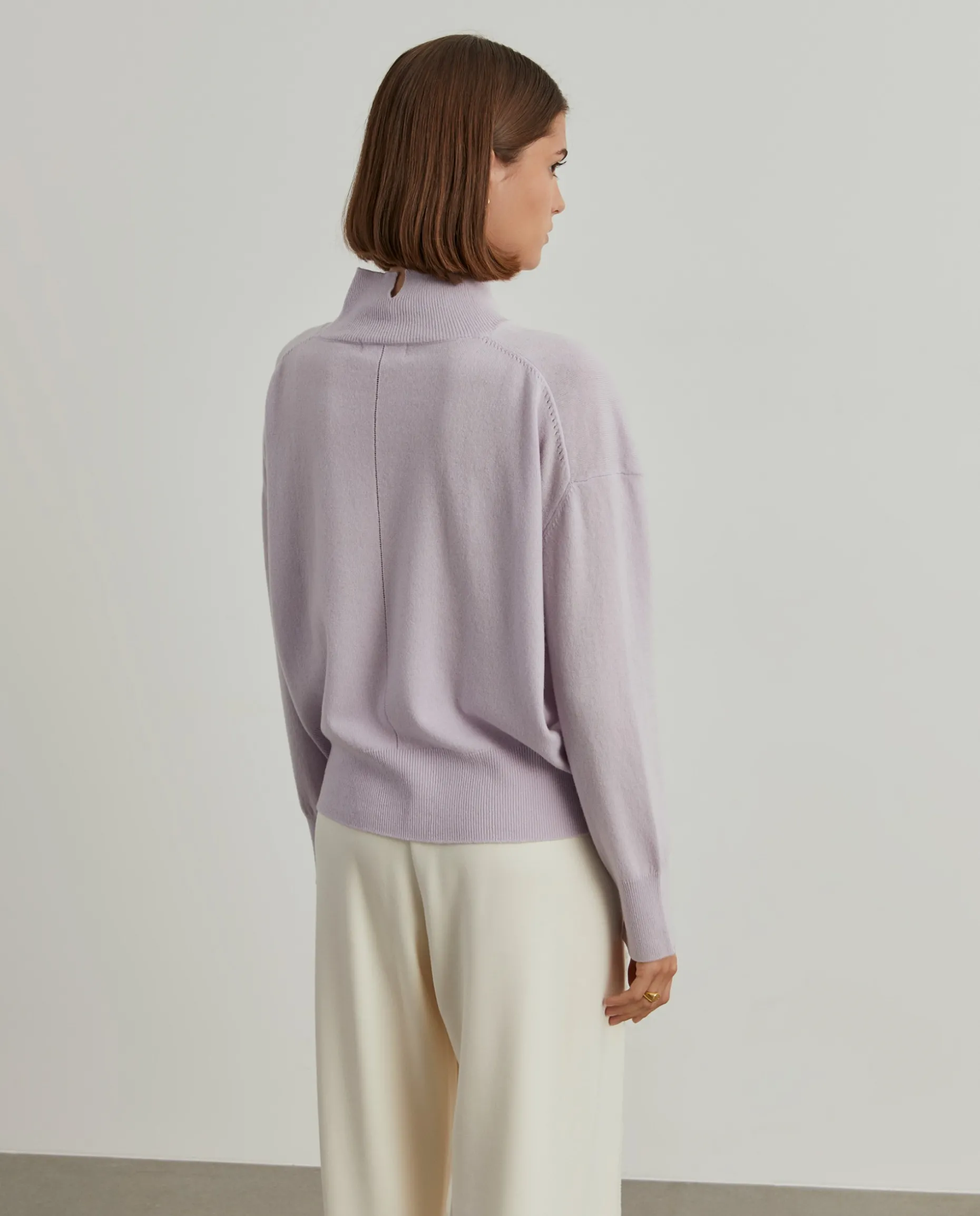 Camisola gola alta em lã