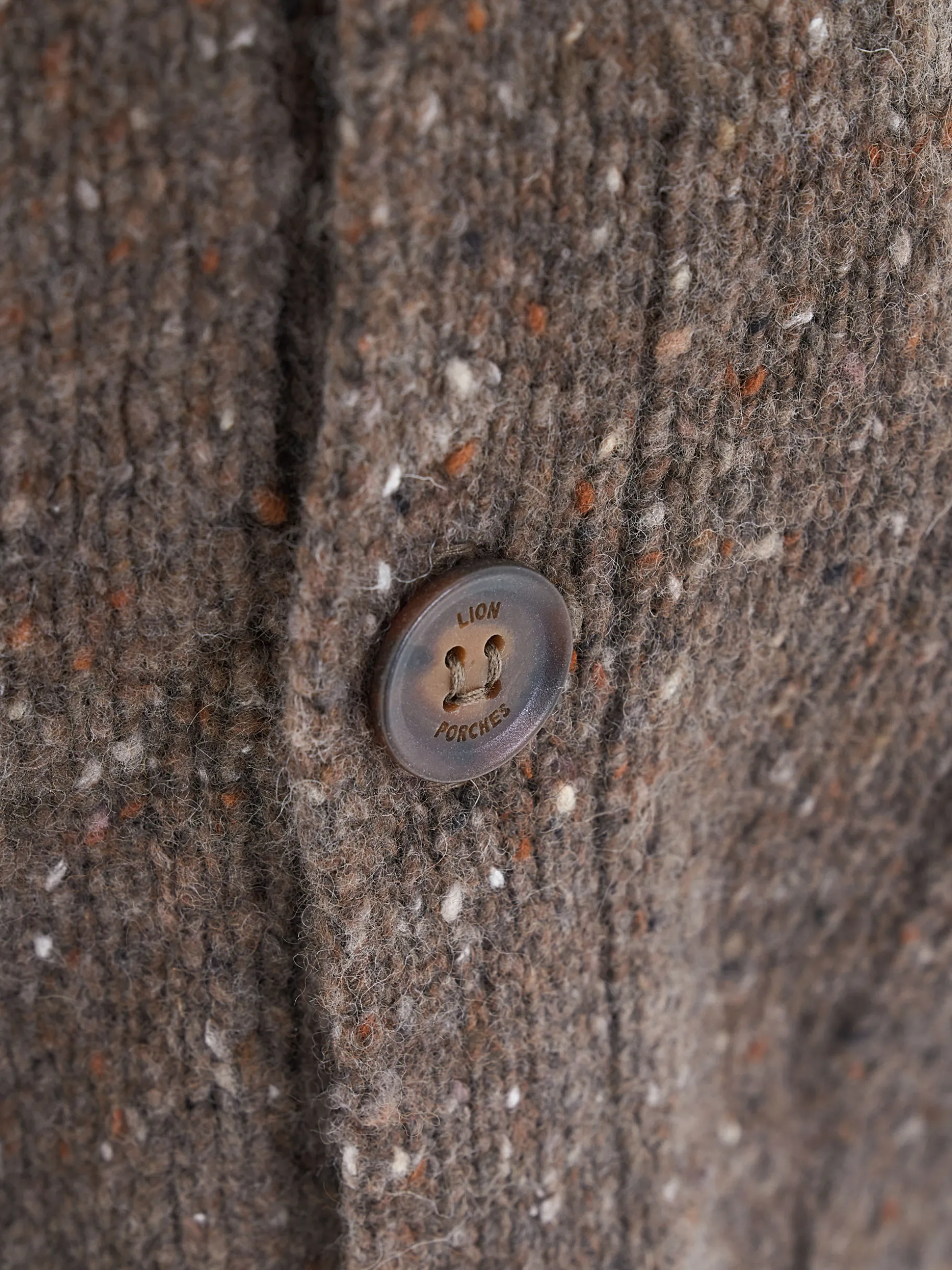 Cardigan bicolor mistura de lã