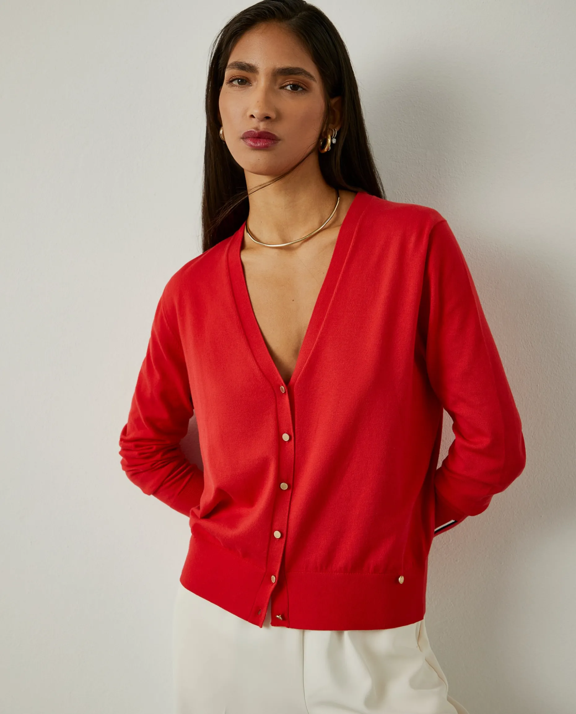 Cardigan clássico com botões em contraste