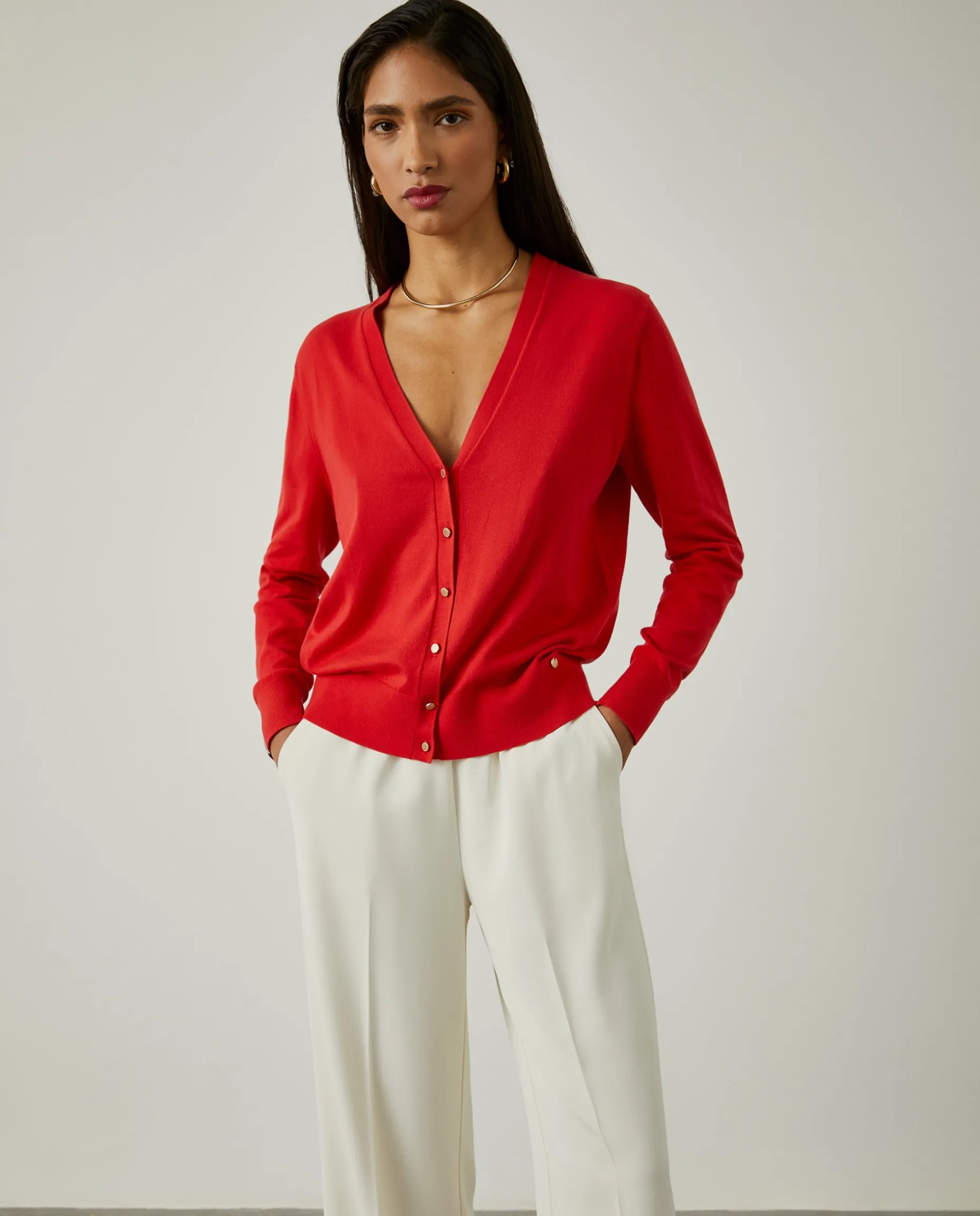 Cardigan clássico com botões em contraste