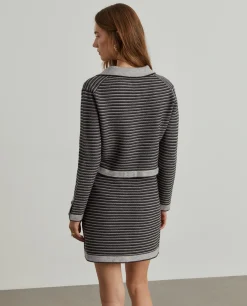 Casaco de malha às riscas com botões