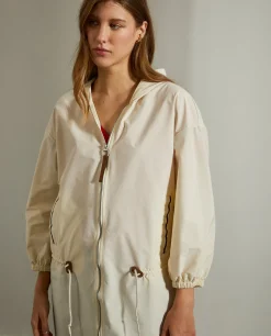 Casaco em tecido técnico