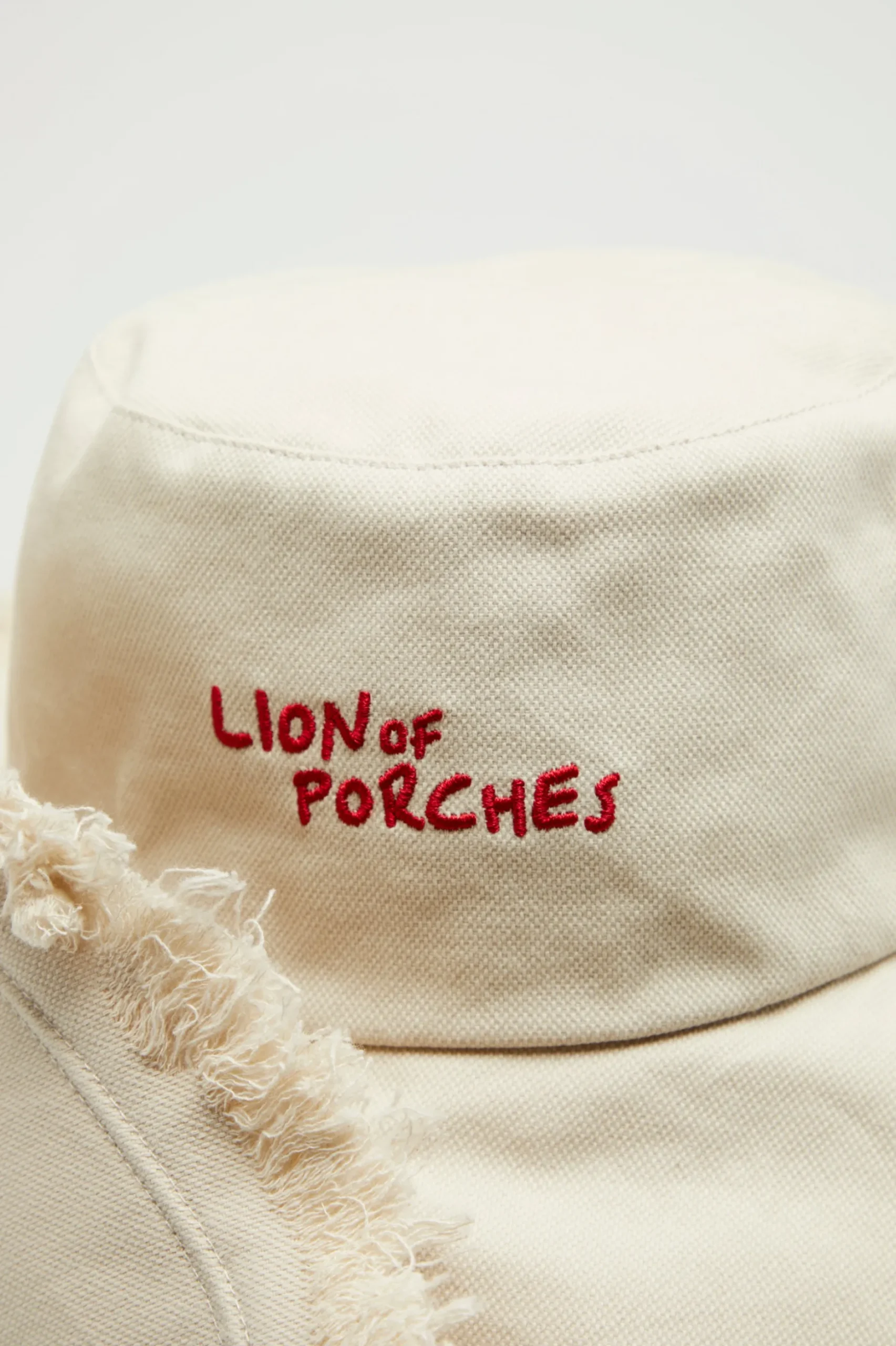 Chapéu de sol em canvas com bordado