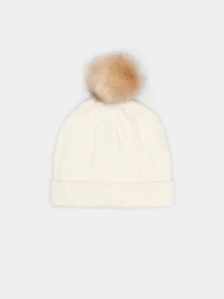 Gorro em malha tricotada com pompom
