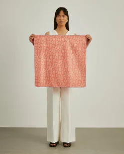 Lenço de seda com logotipo