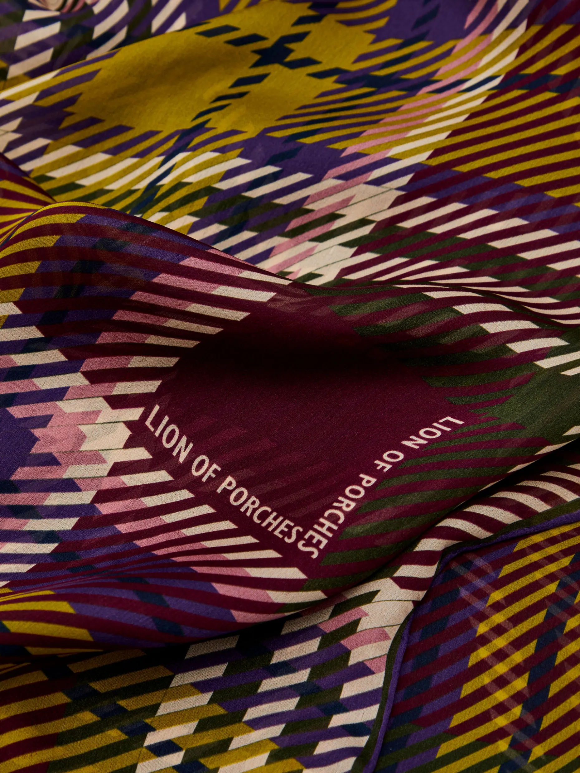 Lenço estampado de seda