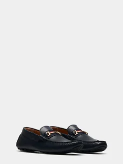 Mocassins de pele com detalhe metálico