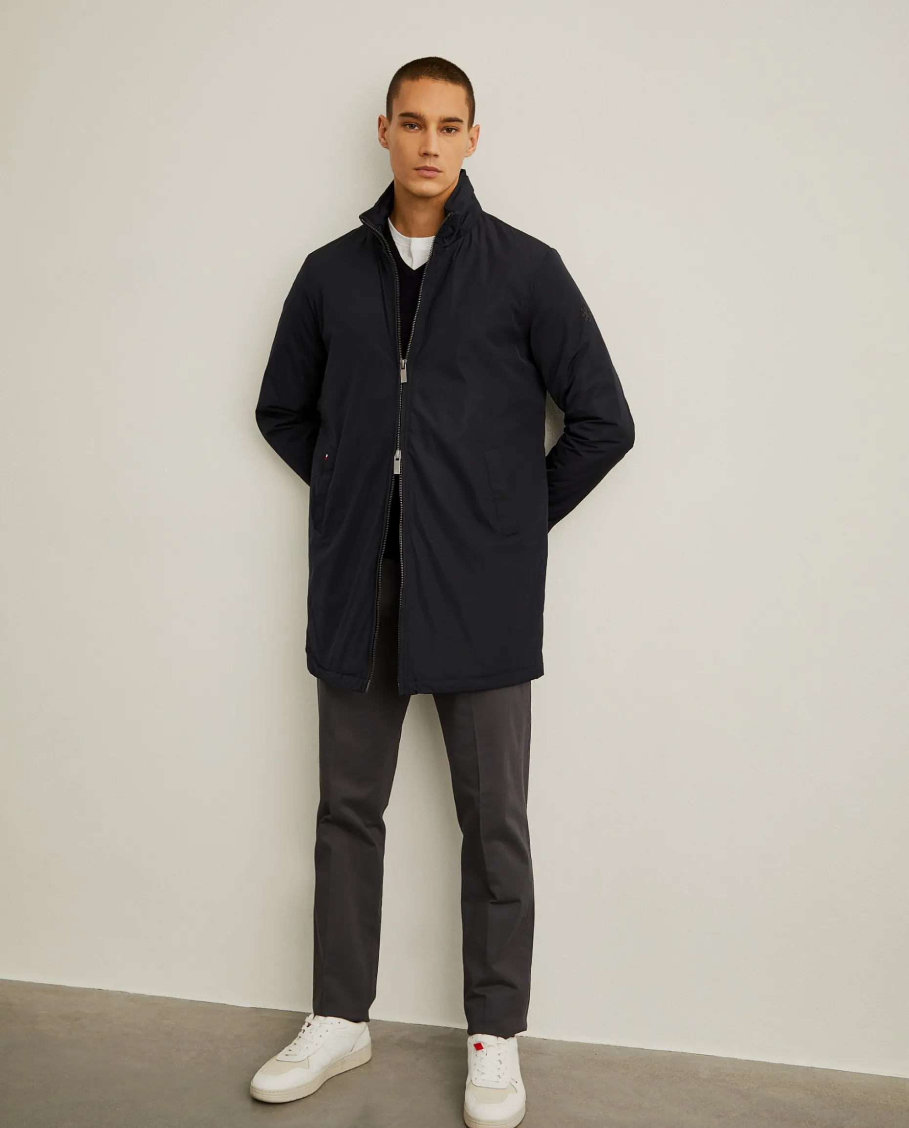 Parka acolchoada com capuz embutido