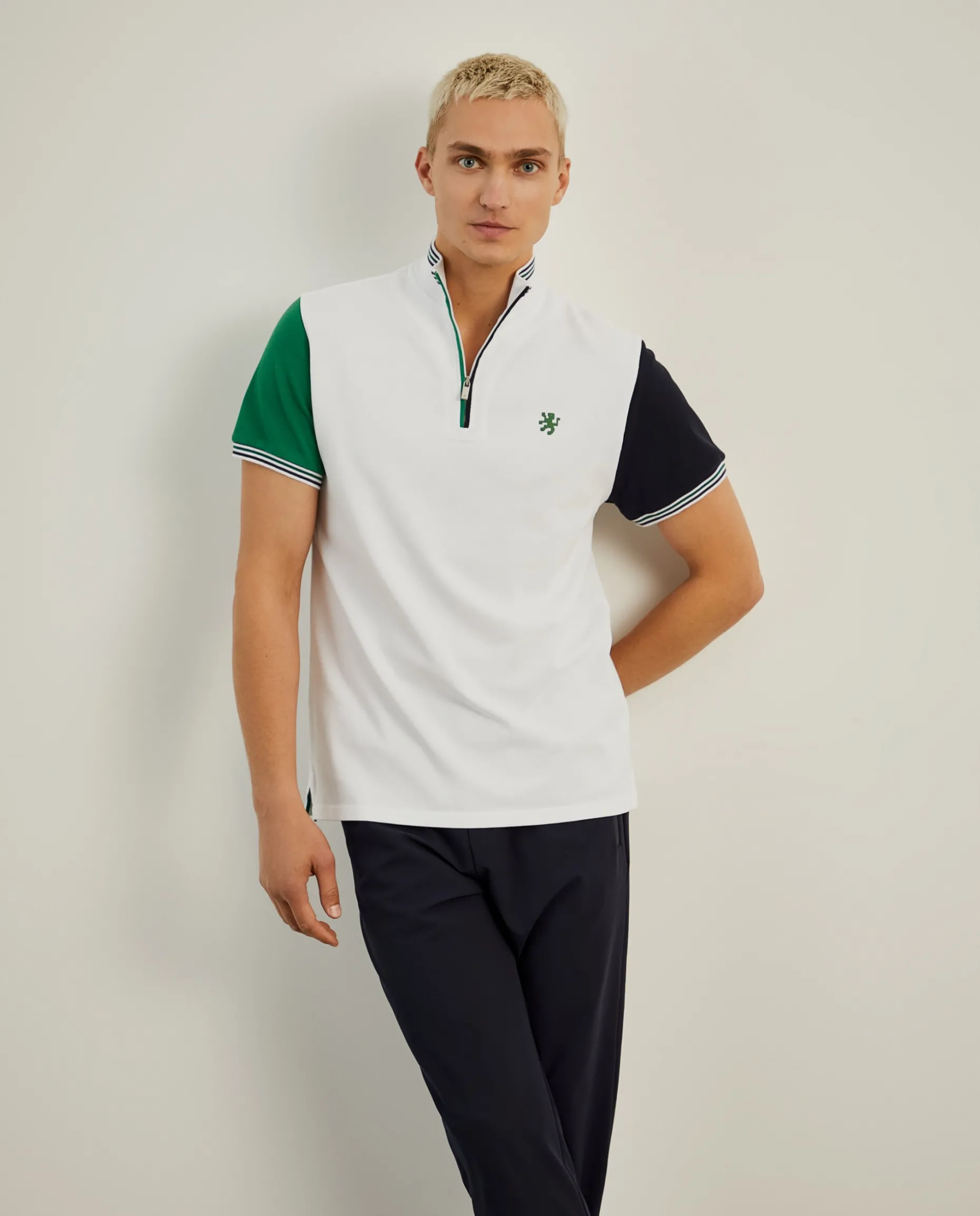 Polo piqué tricolor com fecho