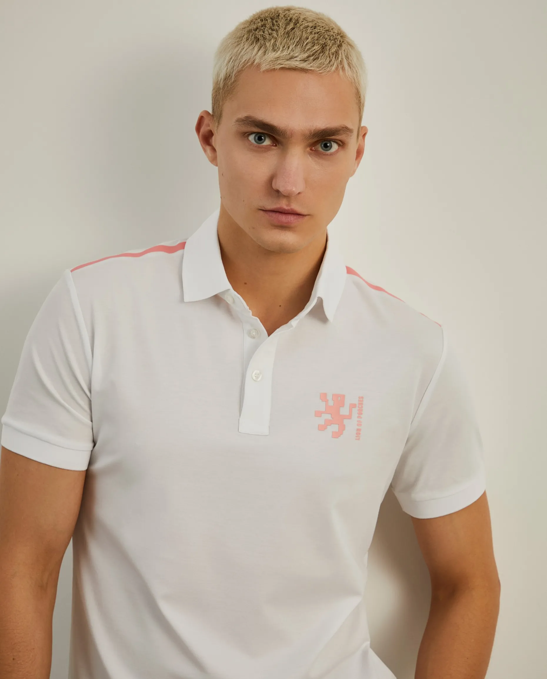 Polo slim fit com risca em contraste