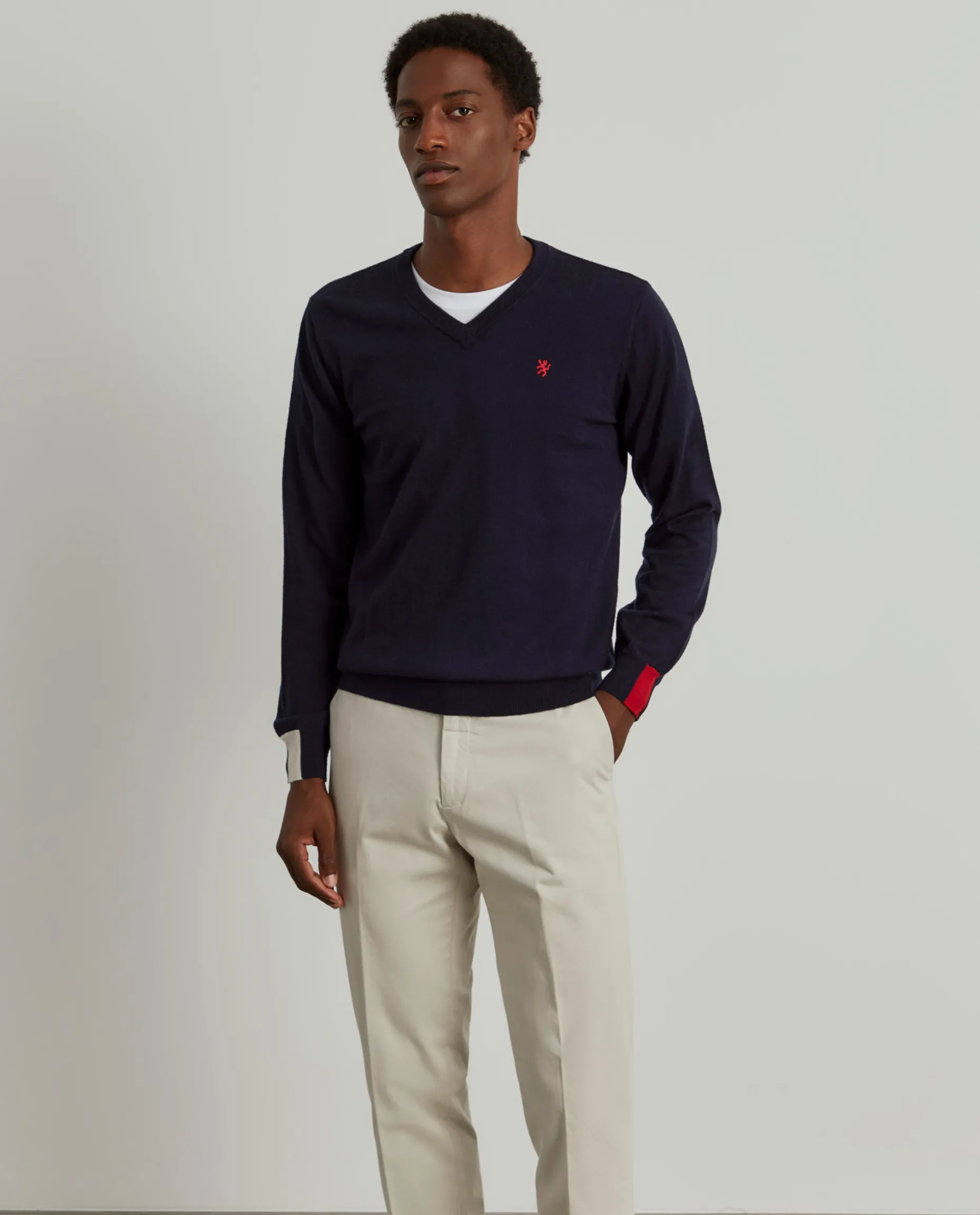 Pullover de lã com decote em V