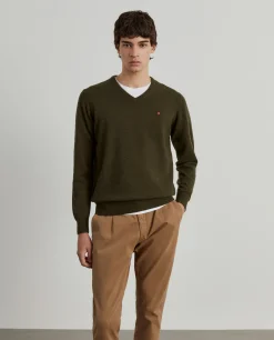 Pullover de lã decote em bico