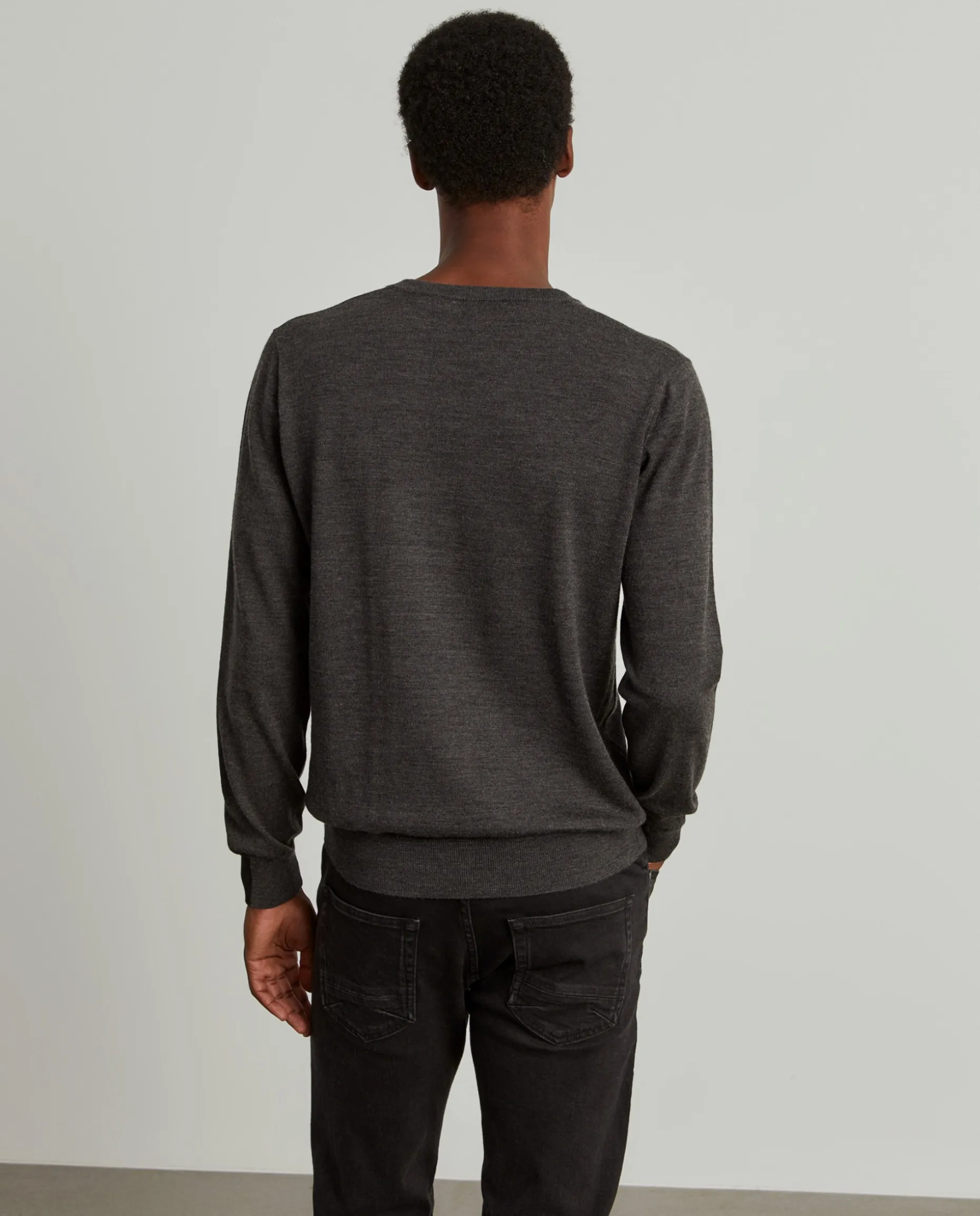 Pullover de lã decote em V