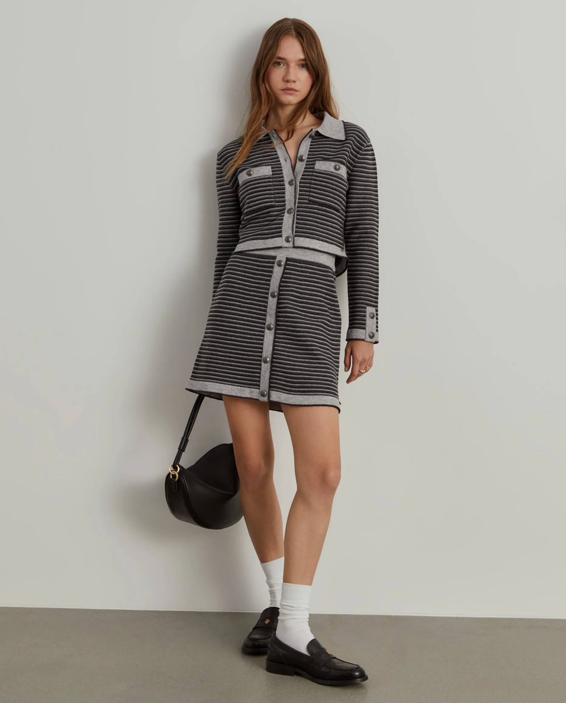 Saia curta de malha às riscas