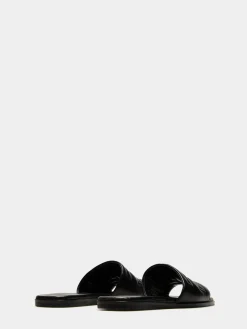 Sandália acolchoada com monograma