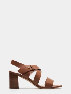 Sandálias de tiras em pele