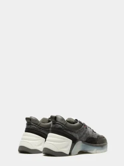 Sapatilha cinzenta desportiva