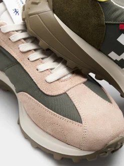 Sapatilha unisexo em nylon com símbolo estampado