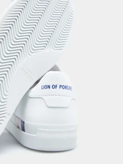 Sapatilhas brancas em pele com cordão