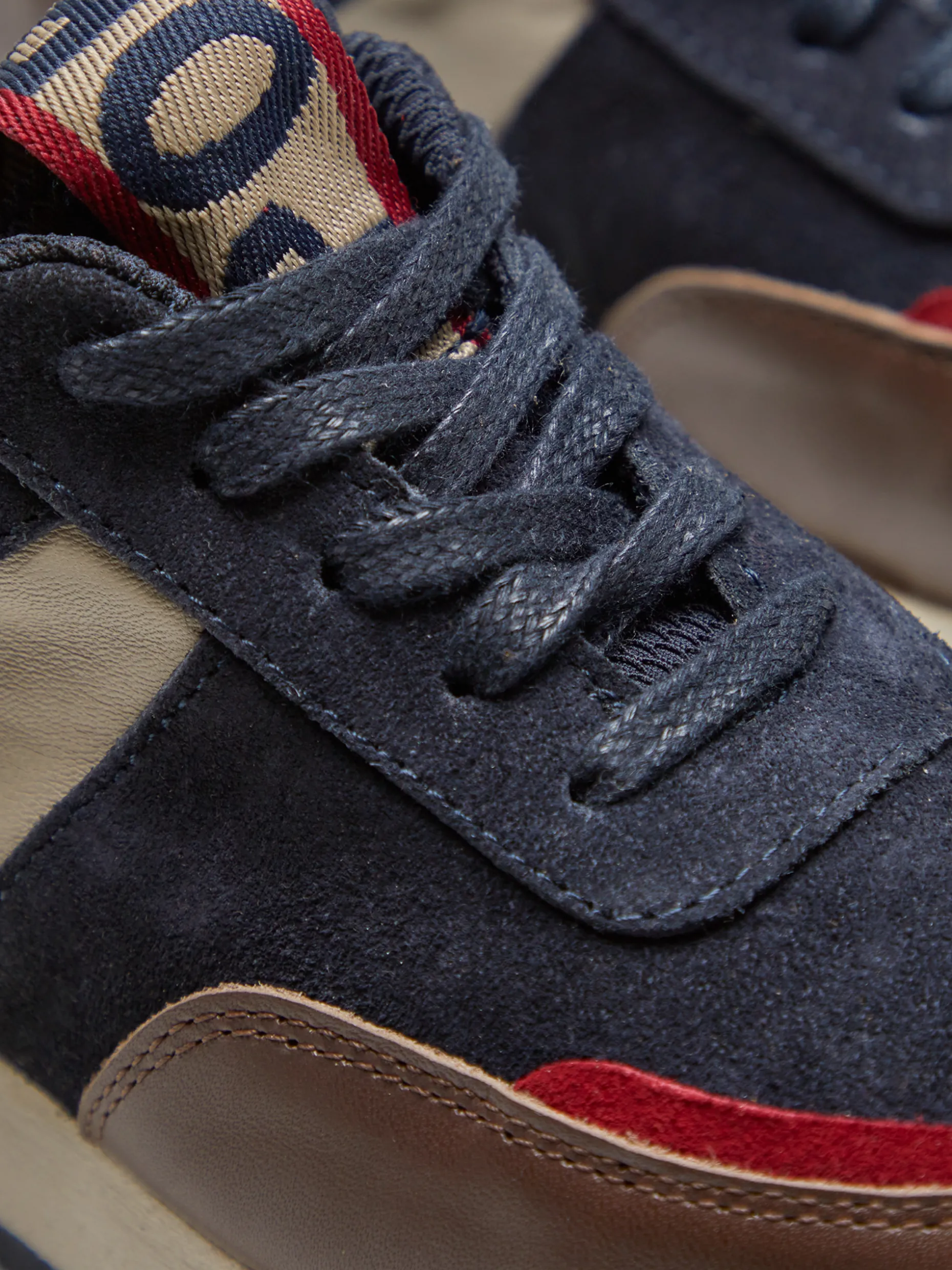 Sapatilhas combinadas