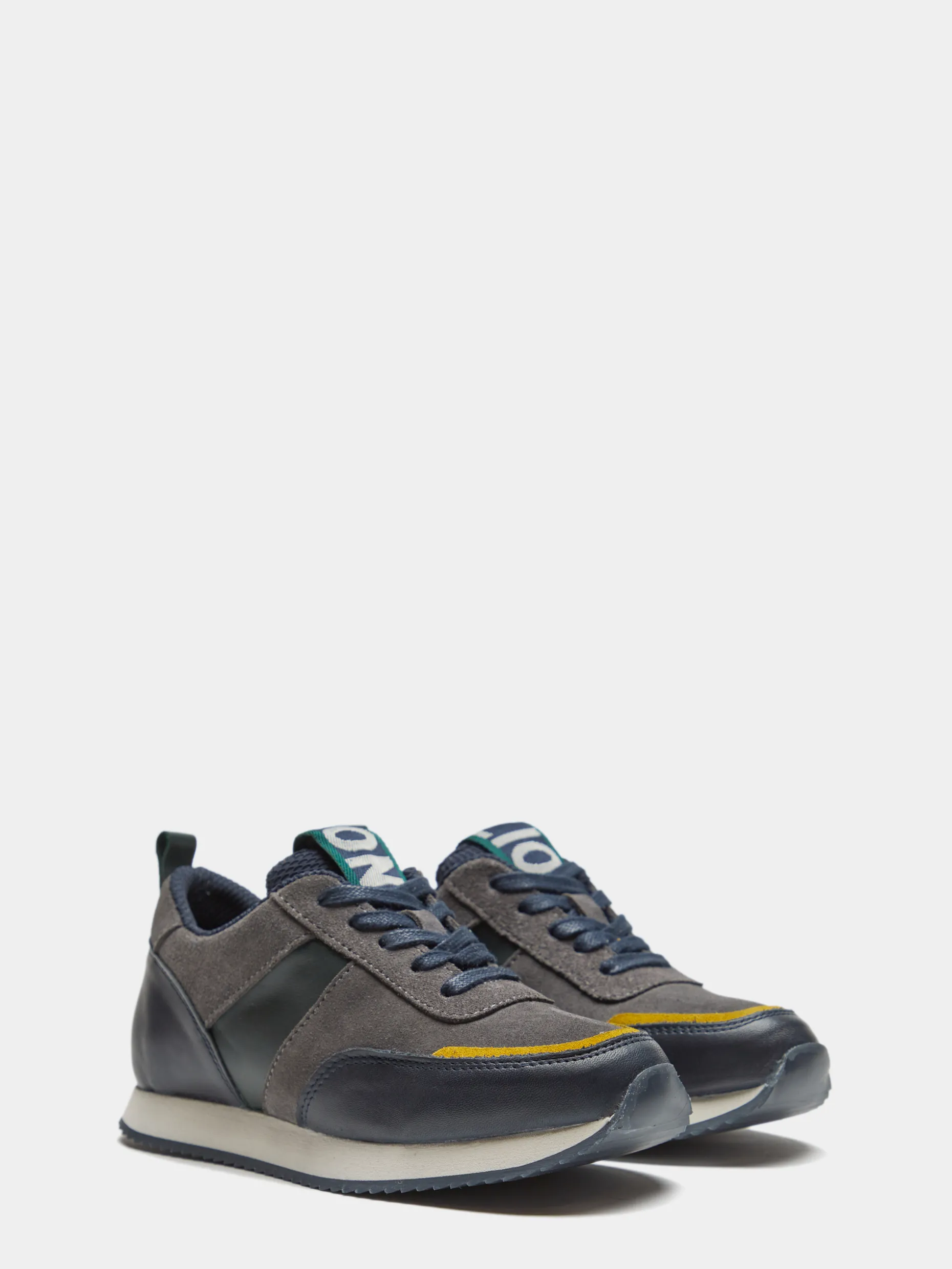 Sapatilhas combinadas