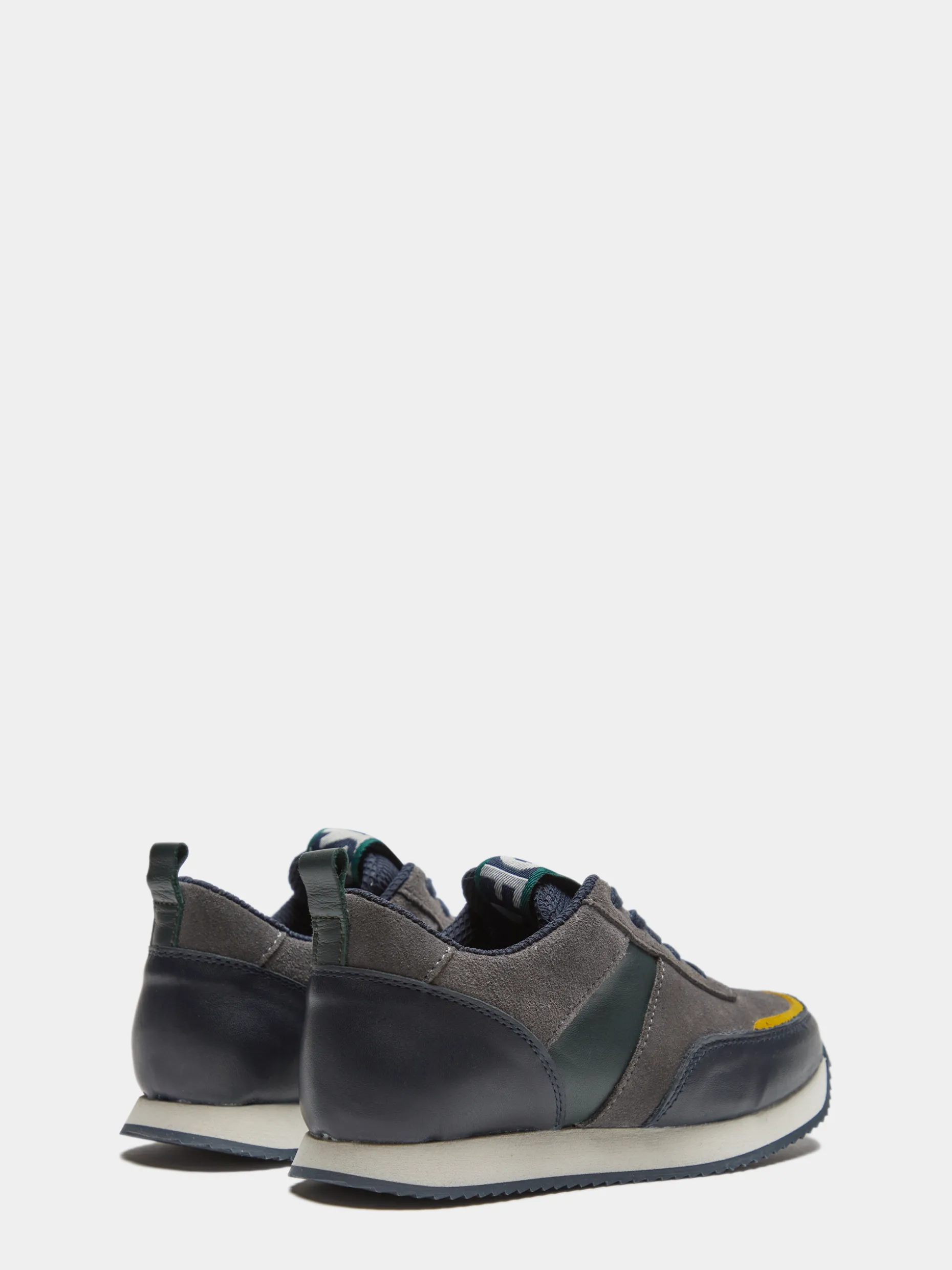 Sapatilhas combinadas