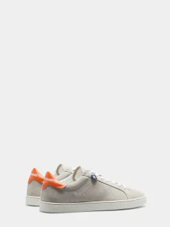 Sapatilhas em camurça