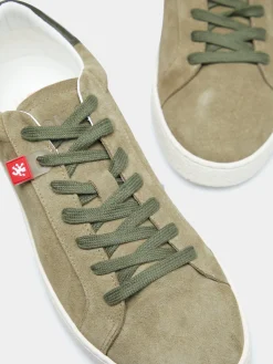 Sapatilhas em camurça